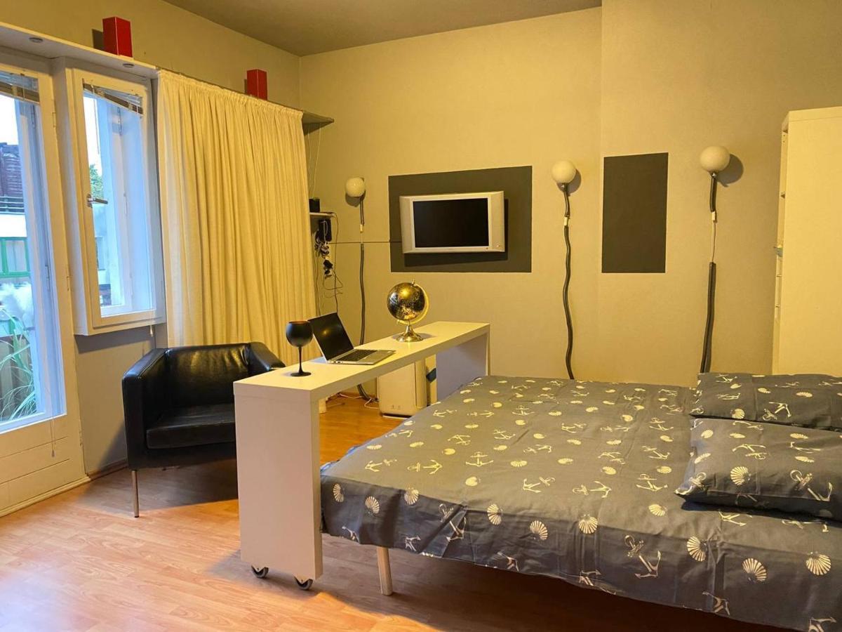 Cozy Modern Apartment With Small Balcony In The Heart Of Berlin Dış mekan fotoğraf