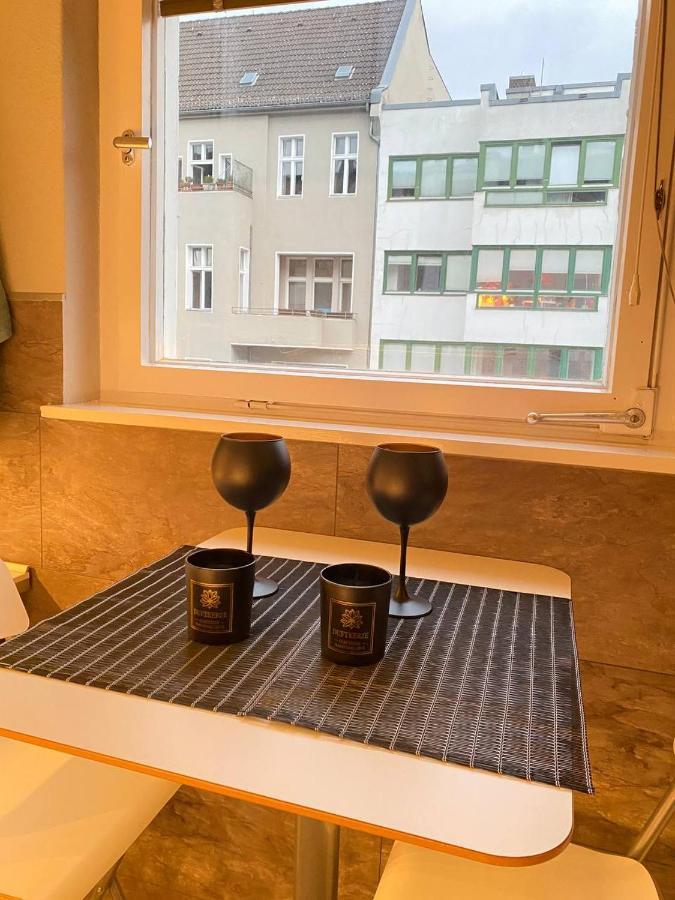 Cozy Modern Apartment With Small Balcony In The Heart Of Berlin Dış mekan fotoğraf