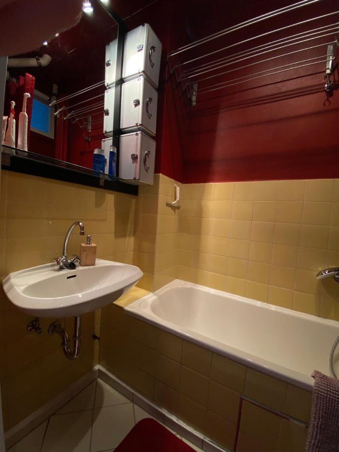 Cozy Modern Apartment With Small Balcony In The Heart Of Berlin Dış mekan fotoğraf