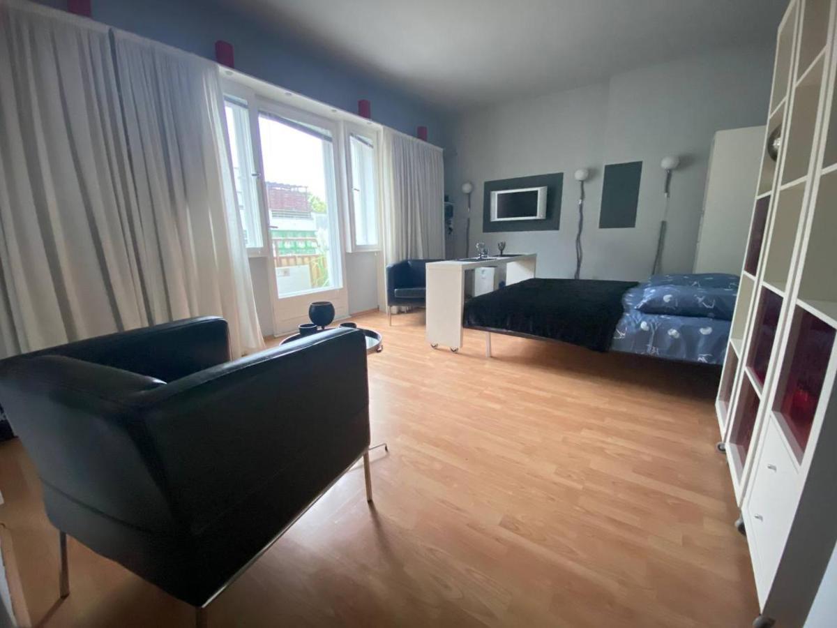 Cozy Modern Apartment With Small Balcony In The Heart Of Berlin Dış mekan fotoğraf